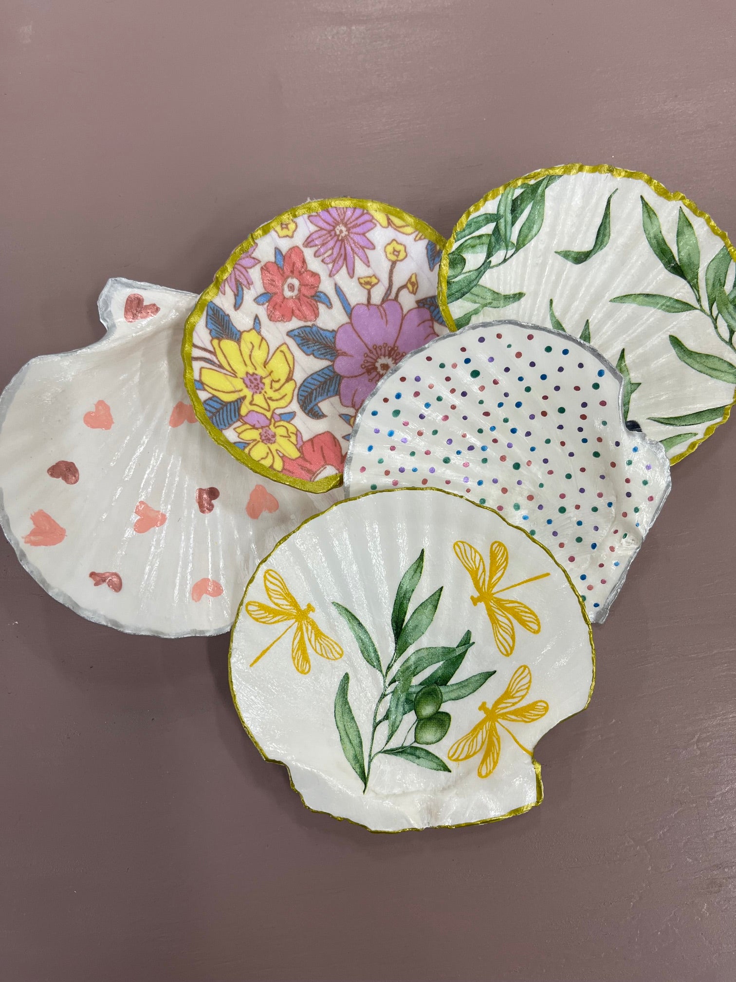 SHELL ART AND DECOUPAGE
