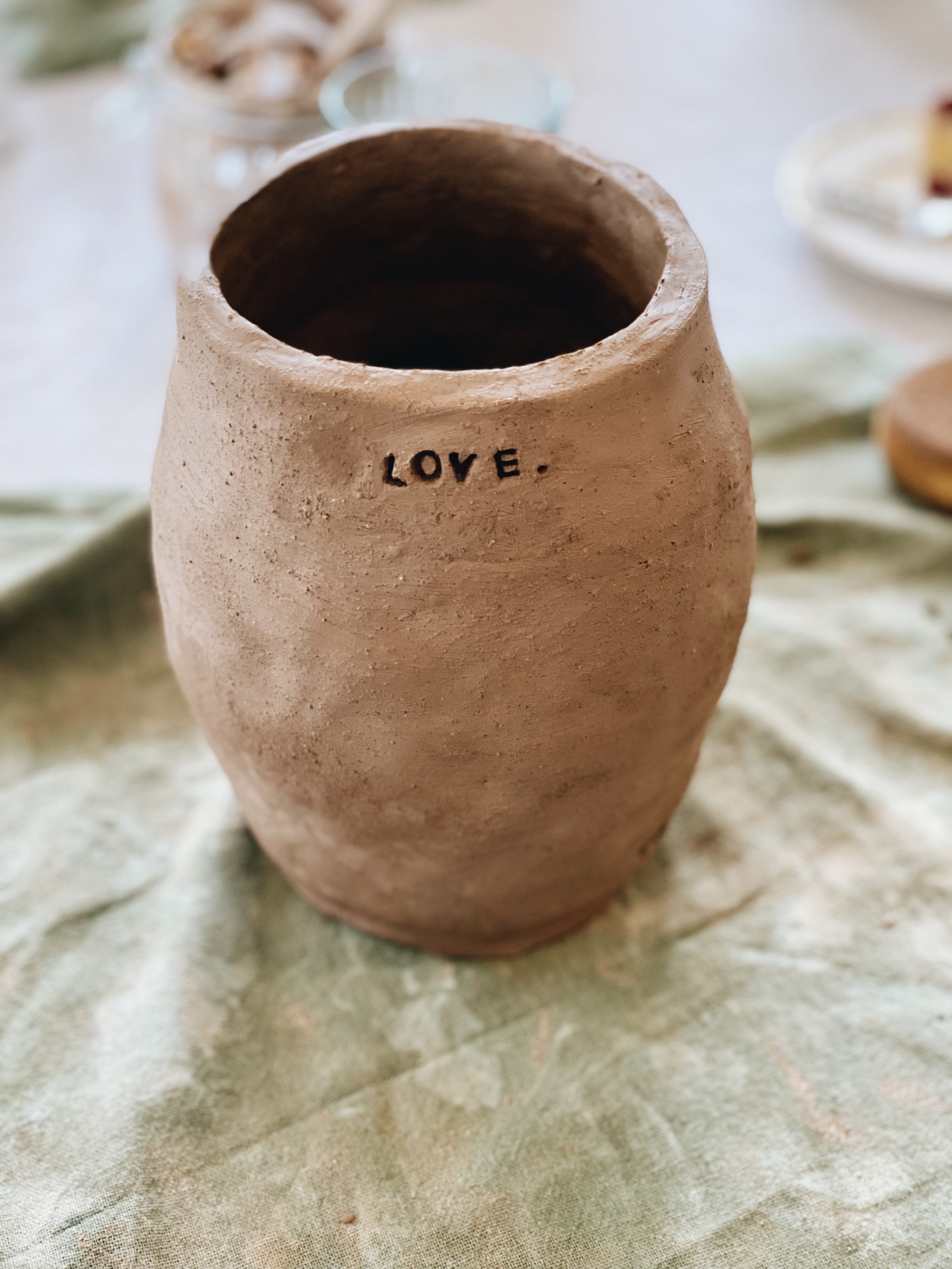 MAKE A CERAMIC VASE