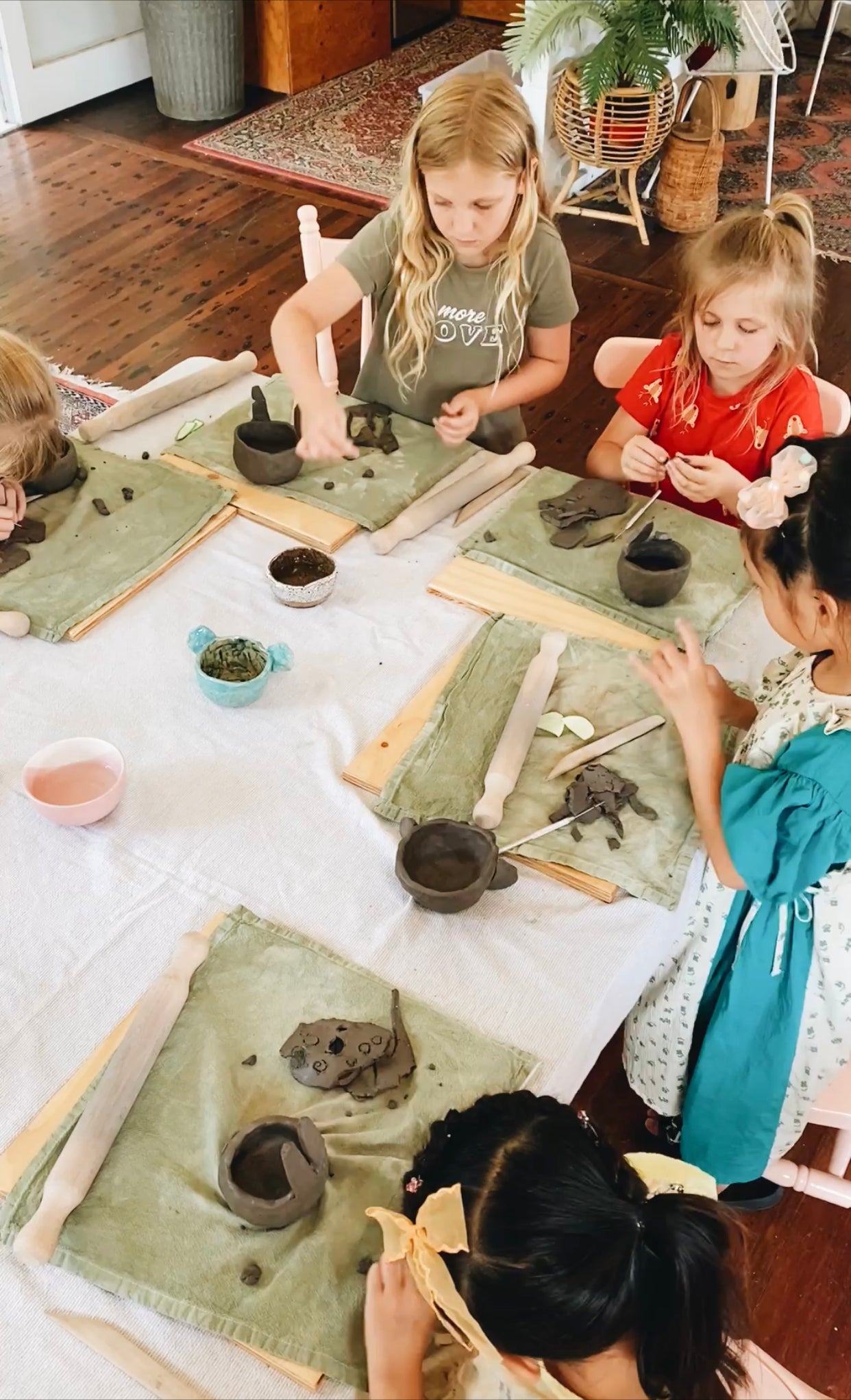 KIDS ANIMAL POTTERY