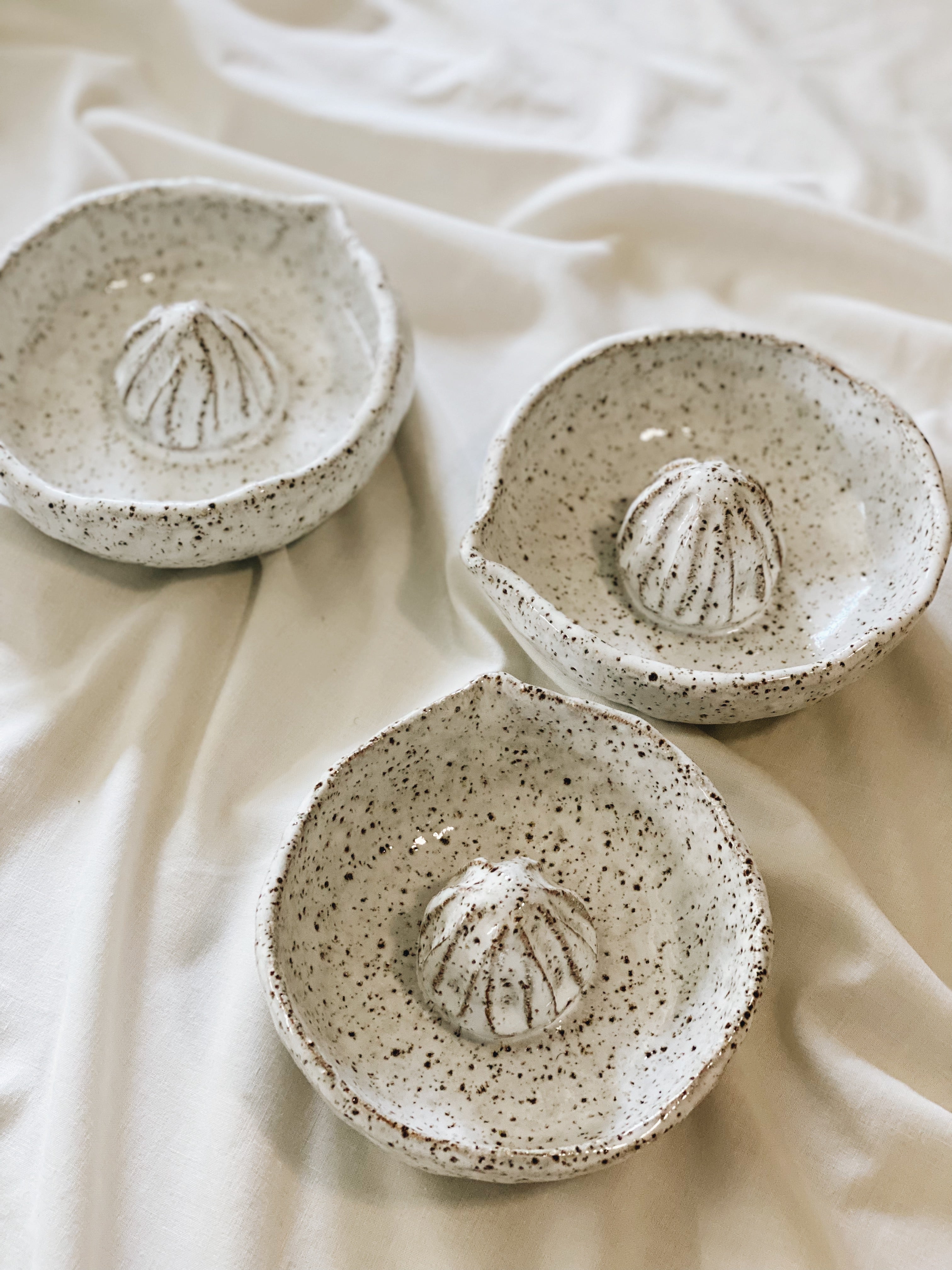 CERAMIC CITRUS JUICER