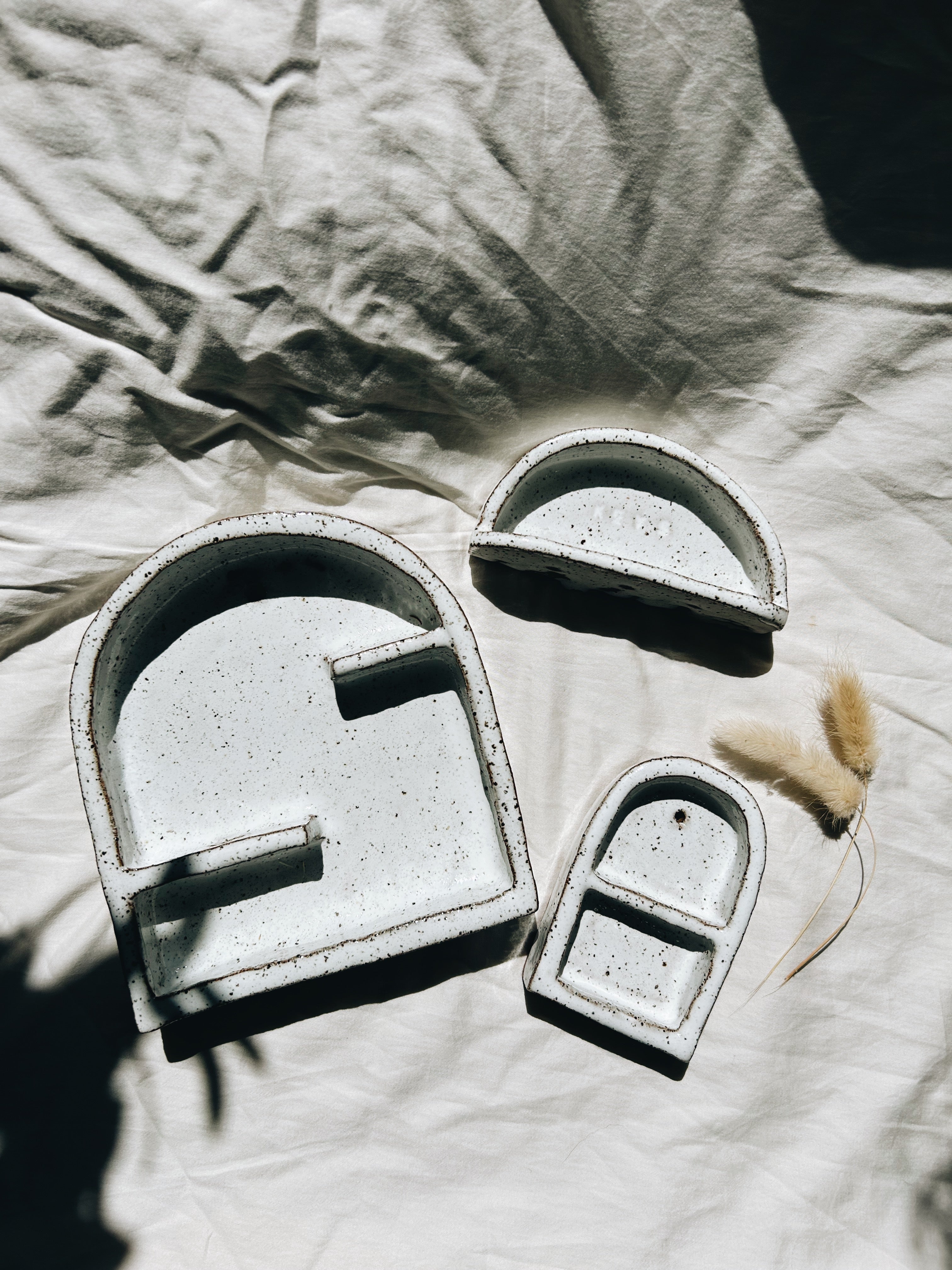 CERAMIC MINI WALL SHELF